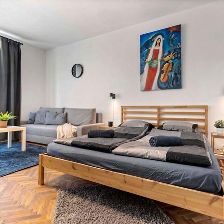 Cosy Studio 10 Min Center Bratislava Eksteriør billede